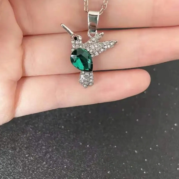 Silver tone Fashion Crystal Hummingbird Pendant Necklace Exquisite Shiny Zircon - Picture 5 of 10
